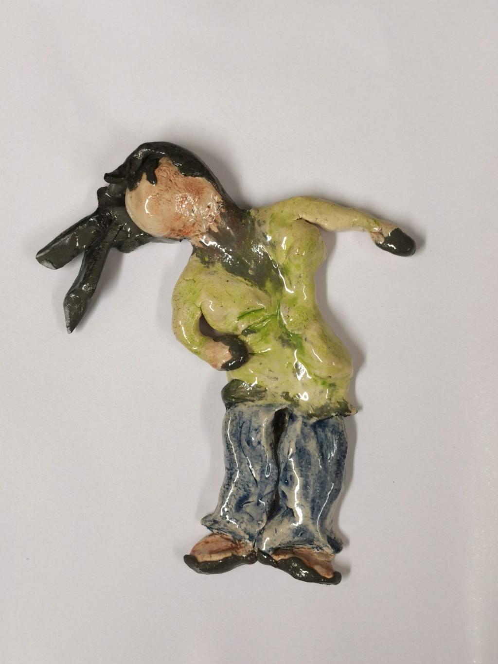 "Head banging" 8/2024 15x14x2cm weißer Ton glasiert