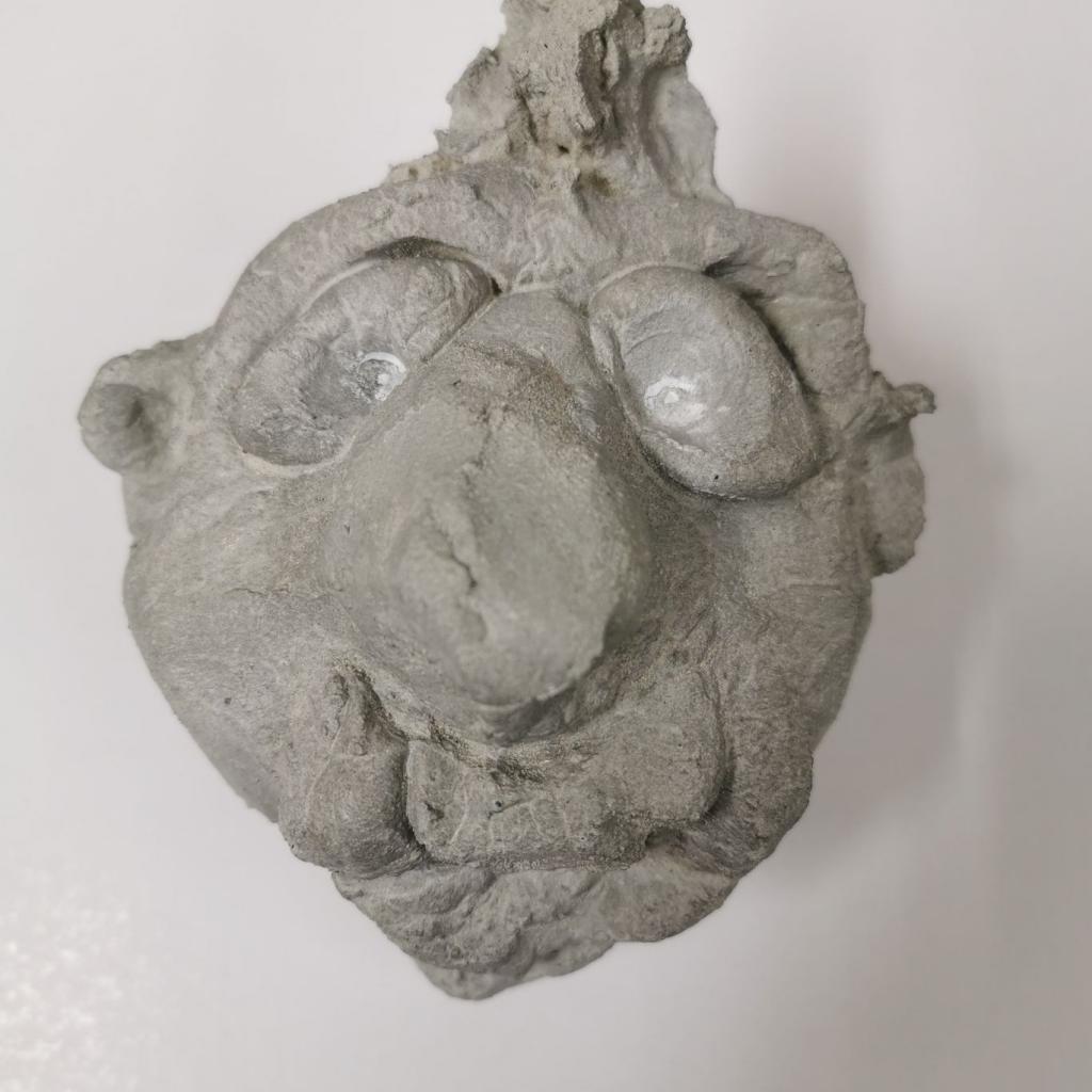 "Günter" 12/2022, 17 x 14 x 13 cm, Beton