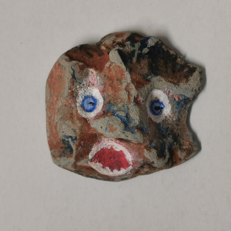 "Mondo" 2/2023, 4 x 5,5 x 1,7 cm, Ölfarbe auf Beton (gerahmt)