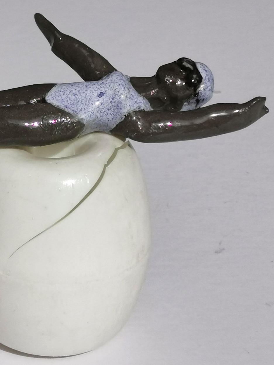 kleine Rückenschwimmerin mit Ruptur